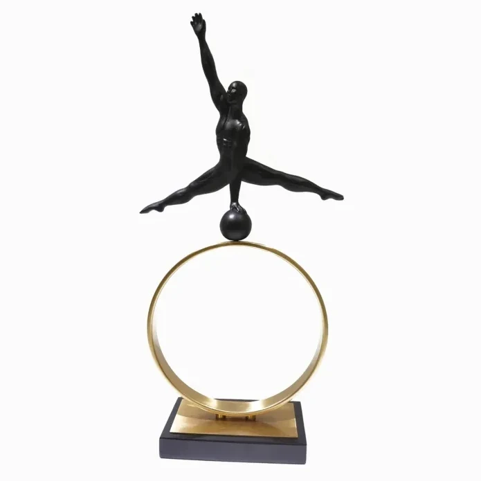 Статуэтка With Hoop 1